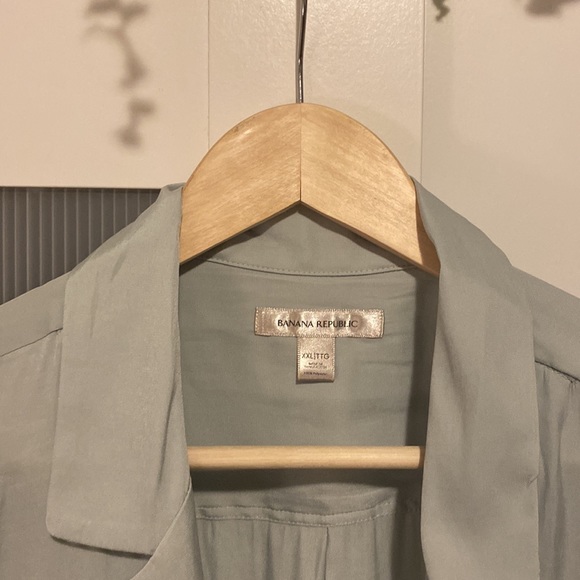BANANA REPUBLIC Resort Shirt - Picture 2 of 5